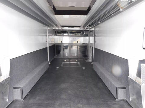 2025 United Trailers USH 28' Stacker Race Trailer L