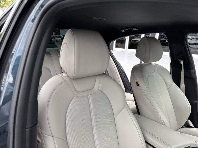 2024 Genesis G70
