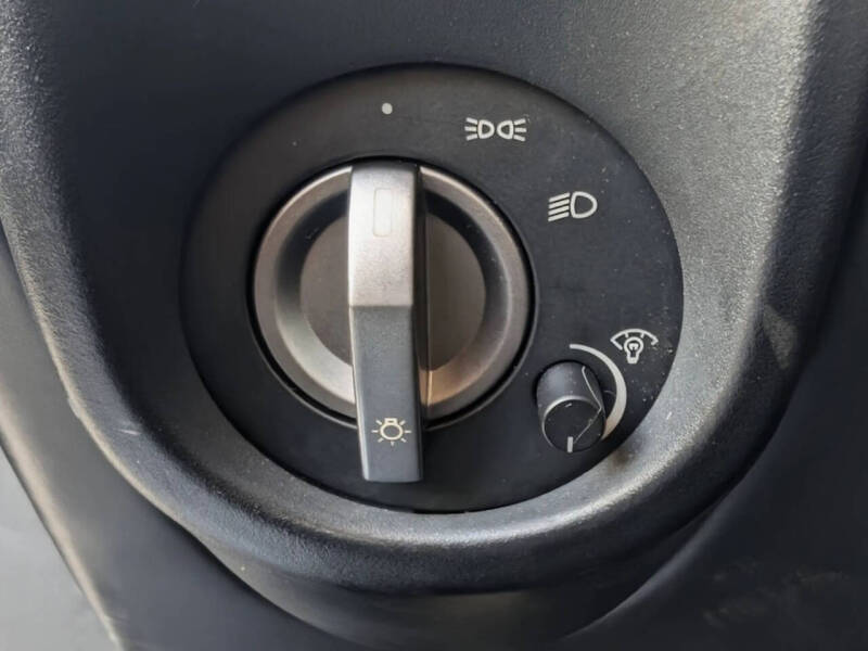 2005 Aston Martin DB9 Volante