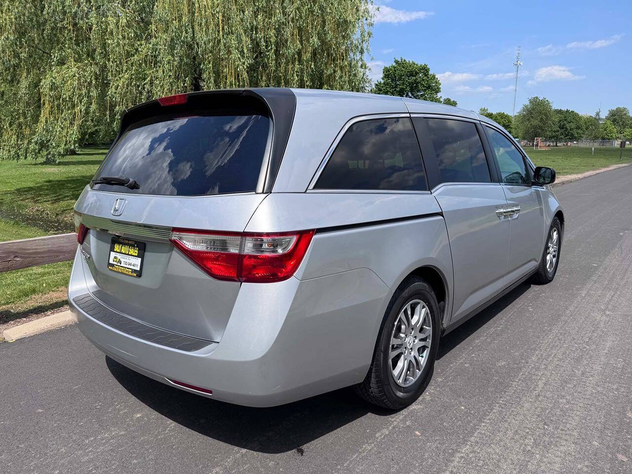2011 Honda Odyssey 32