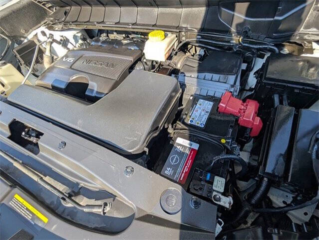 2022 Nissan Pathfinder SV