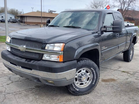 2004 Chevrolet Silverado 2500HD for sale at Car Castle in Zion IL