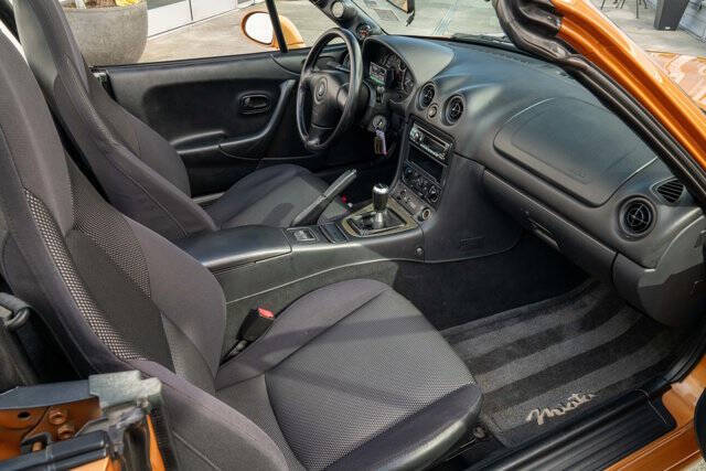 2000 Mazda MX-5 Miata 30