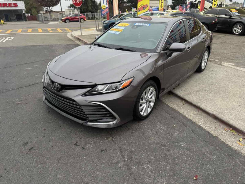 2022 Toyota Camry LE