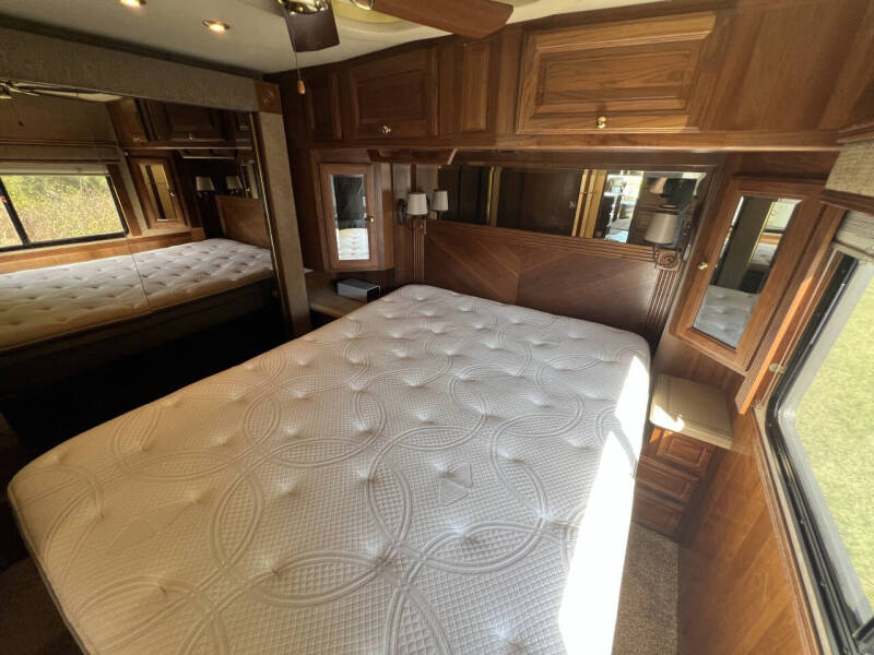 2002 Foretravel GV320 4010