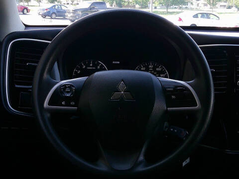 2020 Mitsubishi Outlander SE