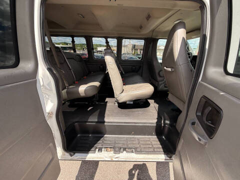 2017 GMC Savana LS 3500