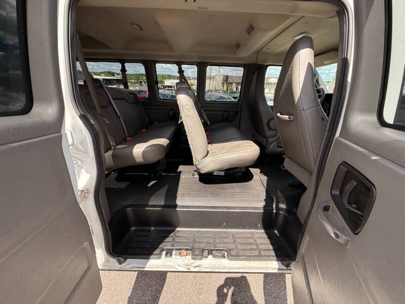 2017 GMC Savana LS 3500