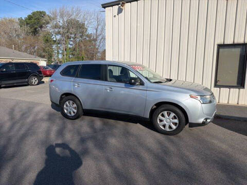 2014 Mitsubishi Outlander ES