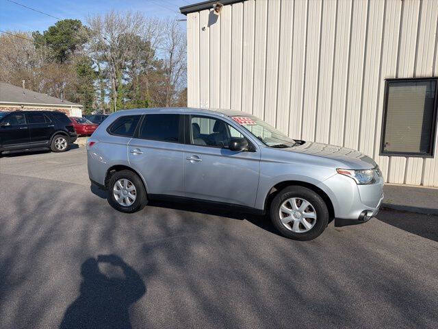 2014 Mitsubishi Outlander ES