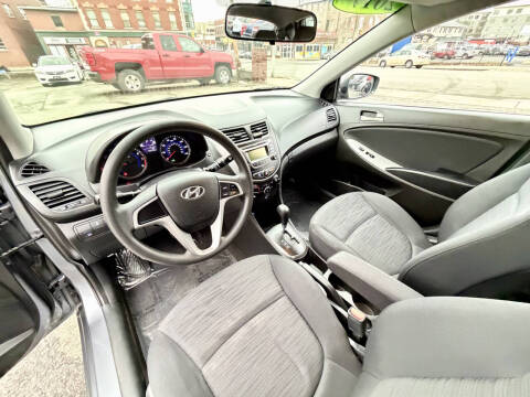 2017 Hyundai Accent SE