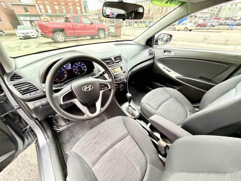 2017 Hyundai Accent SE