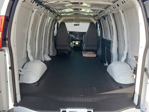 2025 Chevrolet Express 2500