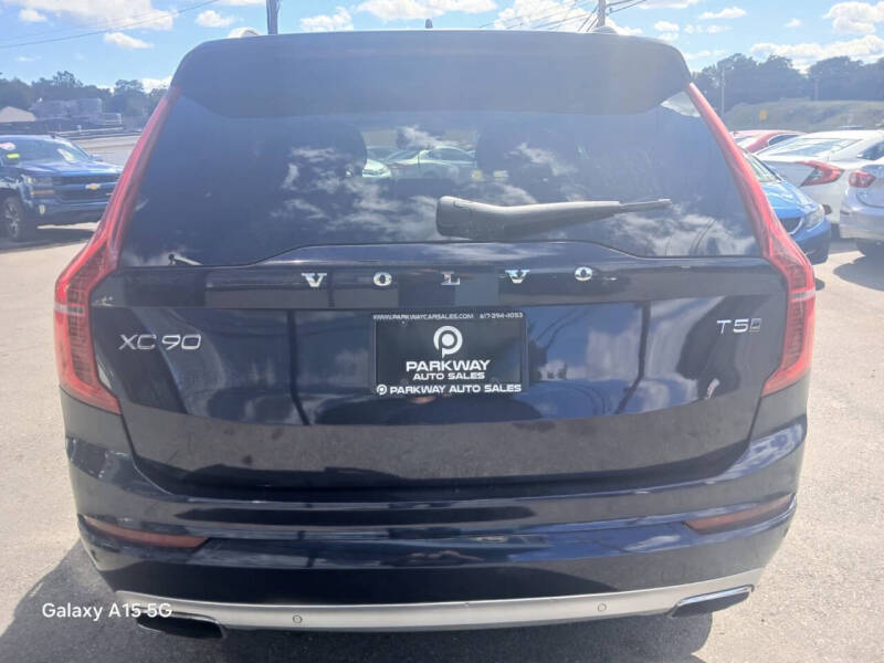 2016 Volvo XC90 T5 Momentum