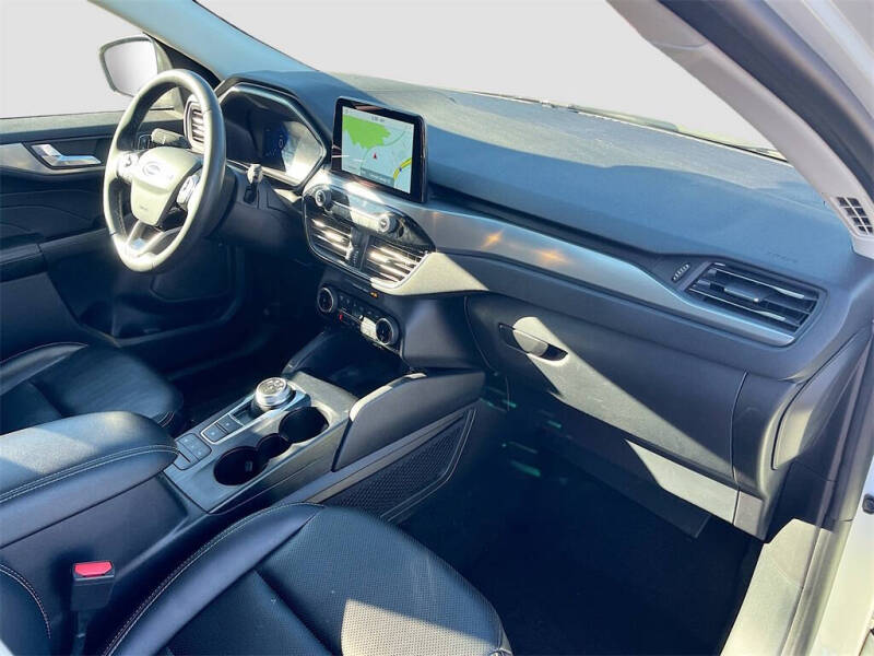 2022 Ford Escape Titanium