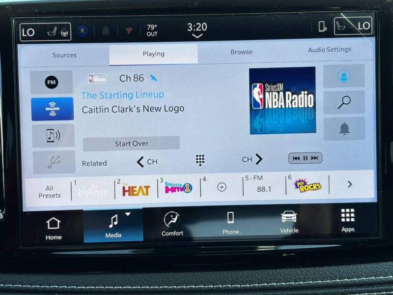 2026 Chrysler Pacifica Select