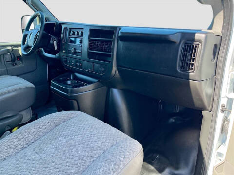 2024 Chevrolet Express 2500