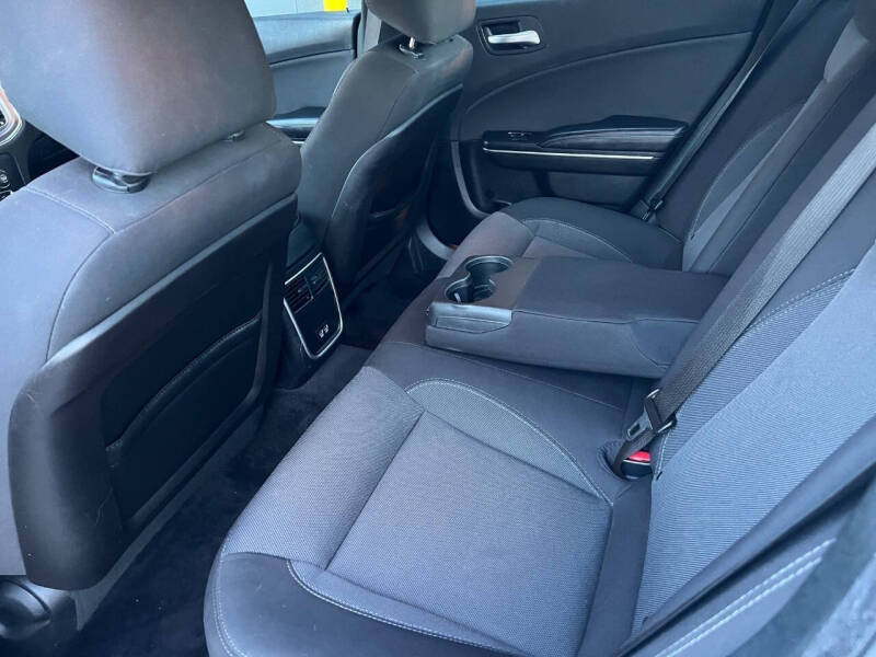 2017 Dodge Charger SE