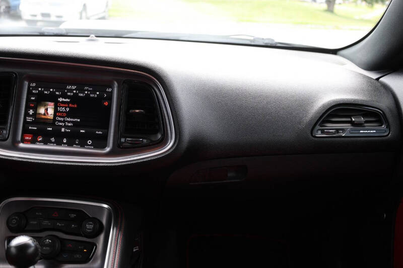 2018 Dodge Challenger 392 HEMI Scat Pack Shaker