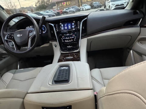 2017 Cadillac Escalade Luxury