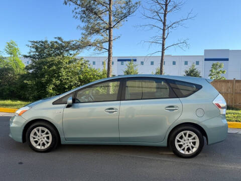 2014 Toyota Prius v Three