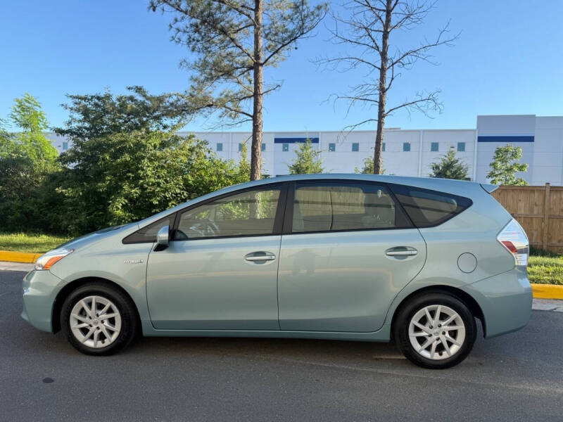 2014 Toyota Prius v Three