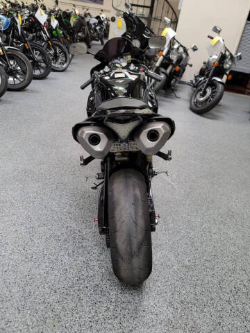 2012 Yamaha YZF-R1