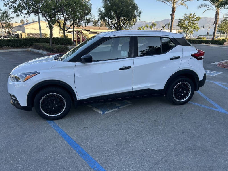 2019 Nissan Kicks S