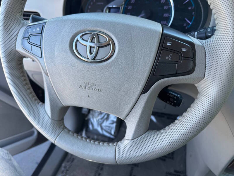 2012 Toyota Sienna XLE 8-Passenger