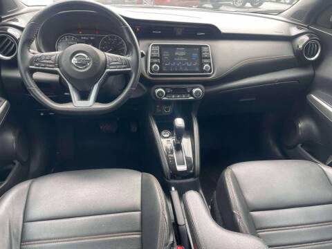 2020 Nissan Kicks SR