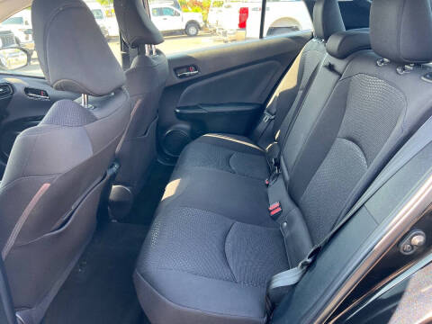 2022 Toyota Prius LE