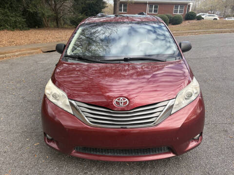 2014 Toyota Sienna XLE 7-Passenger Auto Access Seat