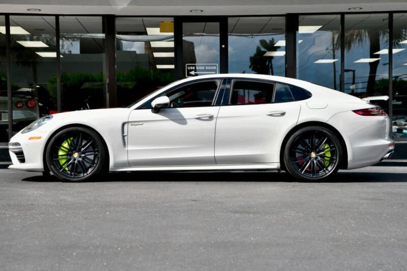 2018 Porsche Panamera Turbo S E-Hybrid