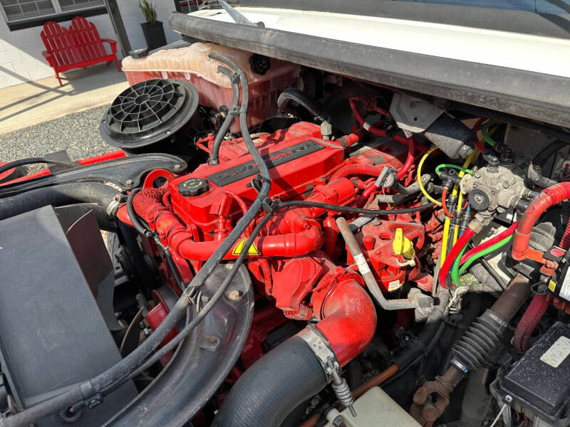 2016 Freightliner M2 106