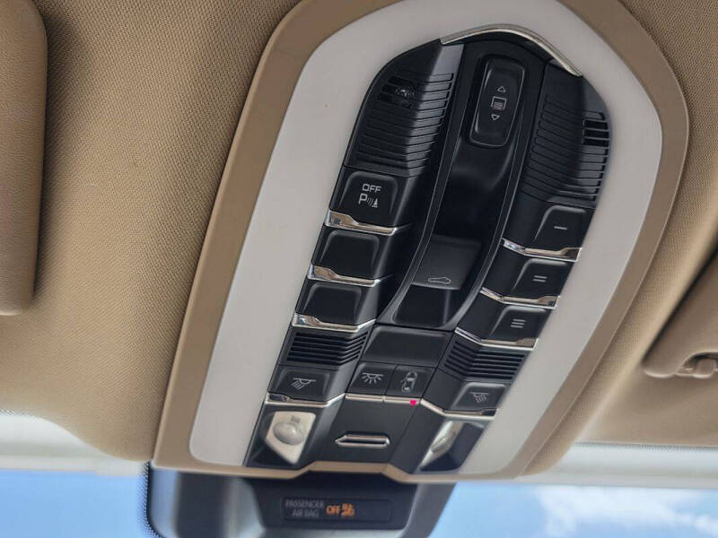 2016 Porsche Macan S