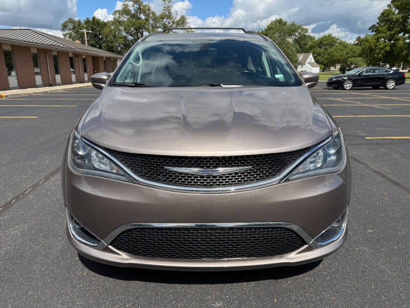 2017 Chrysler Pacifica Touring-L
