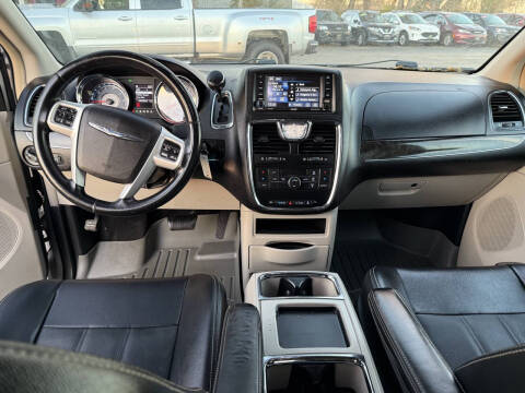2014 Chrysler Town and Country Touring