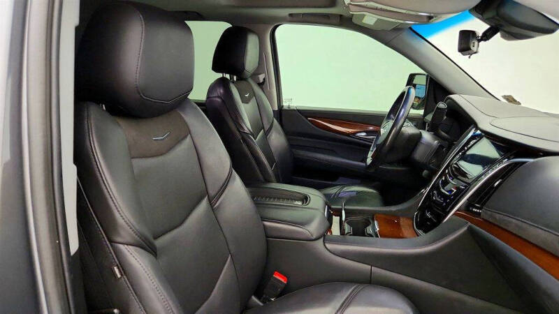 2020 Cadillac Escalade Luxury