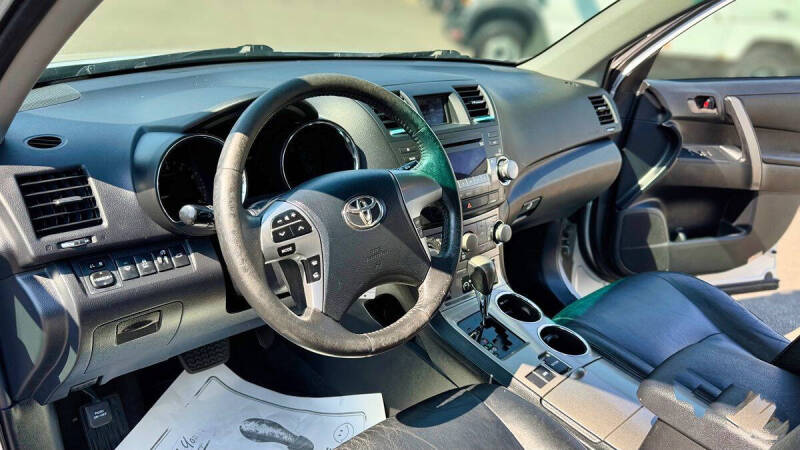 2011 Toyota Highlander SE
