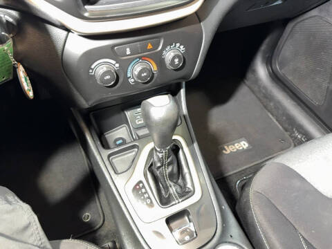 2015 Jeep Cherokee Sport