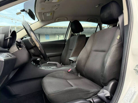 2013 Mazda MAZDA3 i Touring