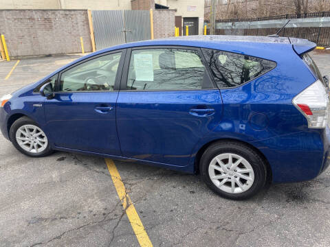 2013 Toyota Prius v Five