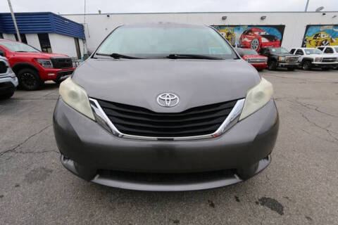 2011 Toyota Sienna LE 8-Passenger