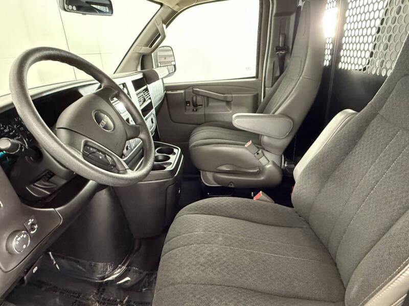 2022 GMC Savana 2500