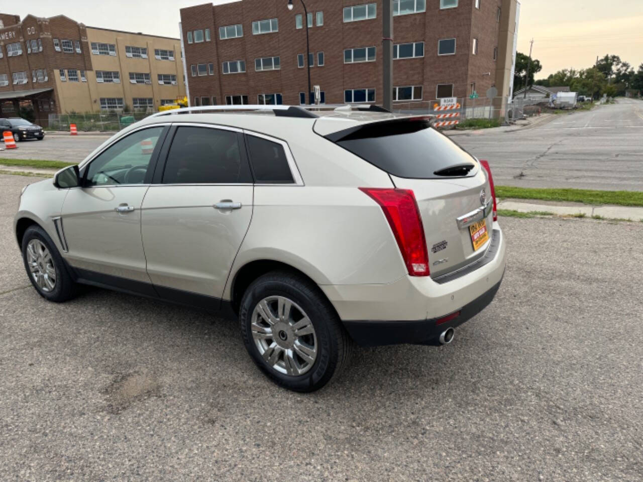 2013 Cadillac SRX for sale at BEST DEAL AUTO SALES in Moorhead, MN