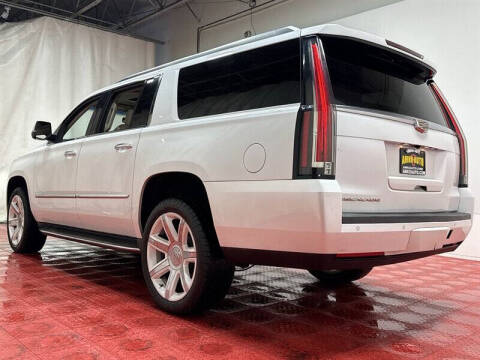 2016 Cadillac Escalade ESV Luxury Collection