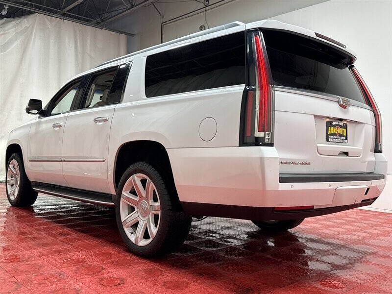 2016 Cadillac Escalade ESV Luxury Collection