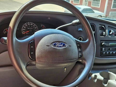 2003 Ford E-Series E-350 SD XLT