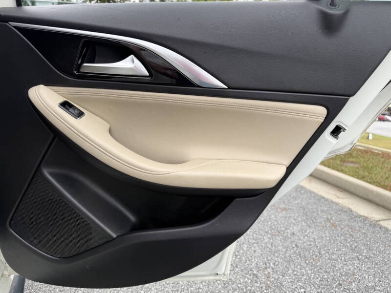 2018 Infiniti QX30 Luxe