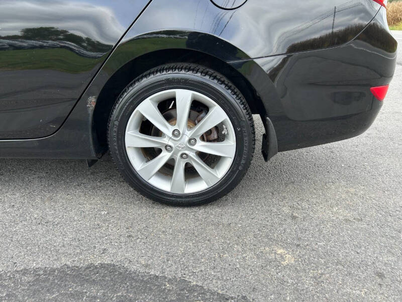 2012 Hyundai Accent GLS